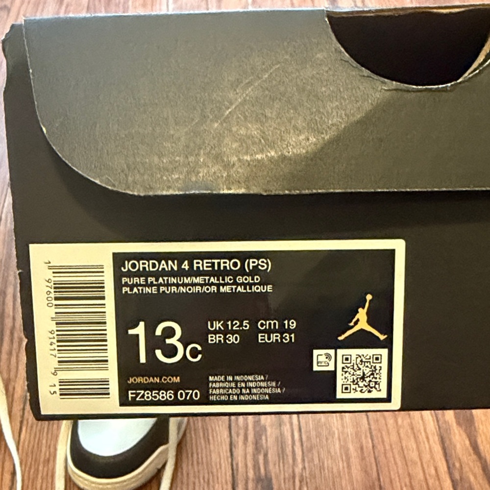 Jordan 4 Retro PS in Platinum and Gold